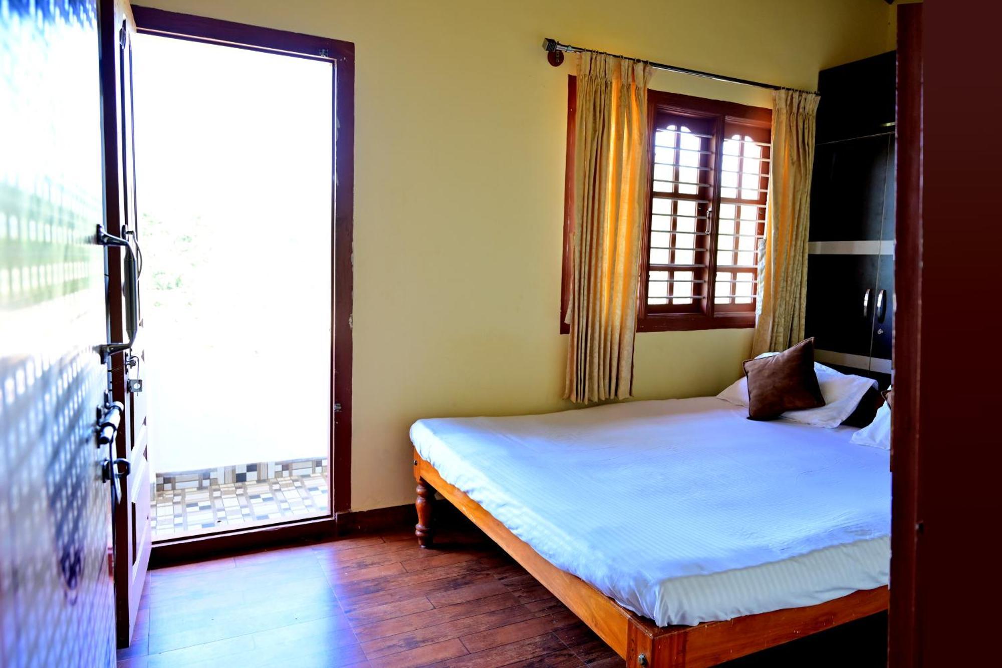 Hulihara Homestay - Full Villa, Coffee Estate & Balcony View Szaklespur Kültér fotó